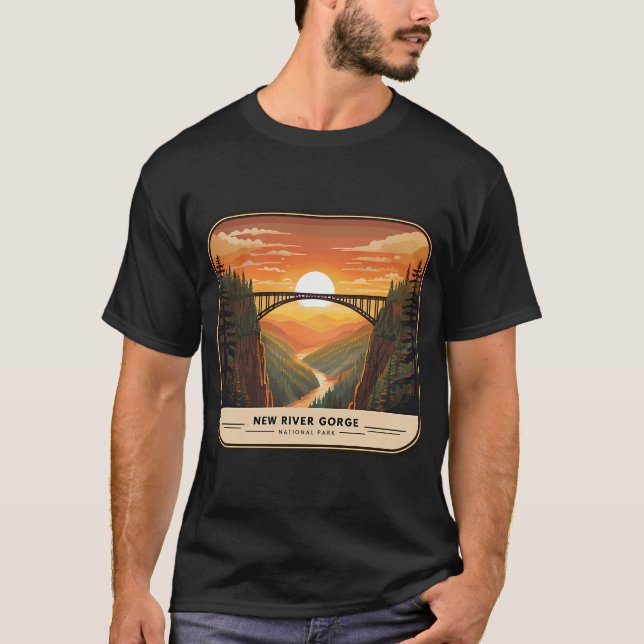 New River Gorge Bridge vid solnedgång T Shirt (Framsida)