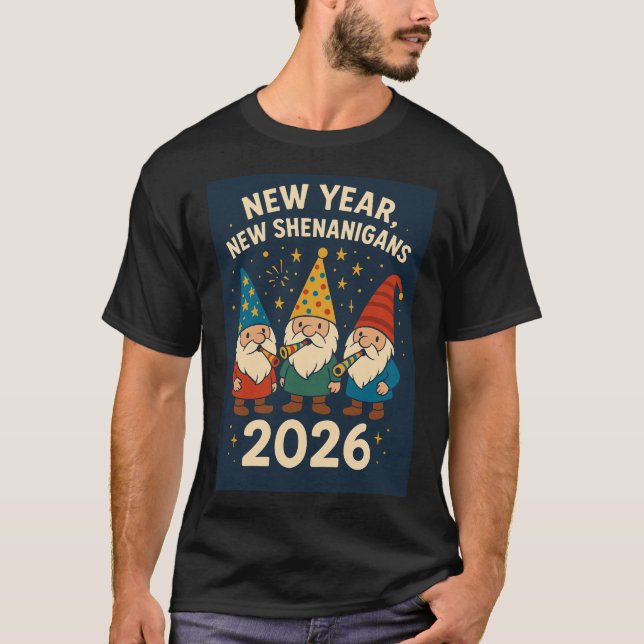 New Year, New Shenanigans 2026 Gnome Party Tee (Framsida)