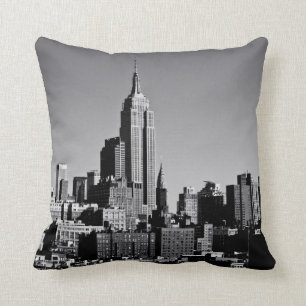 New York City horisont i svartvitt Kudde