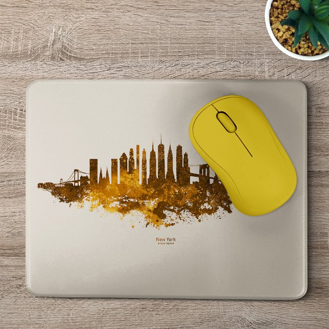 New York City Siluett Akvarell i orange Musmatta (New York City Skyline Watercolor in orange. Mouse Pad)
