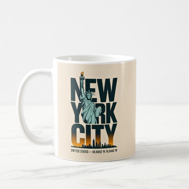 New York City Typography Frihetsgudinnan Skyline Kaffemugg (Vänster)