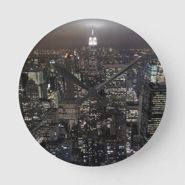 New York Clock ger NY Wall Clock Rund Klocka (Framsida)