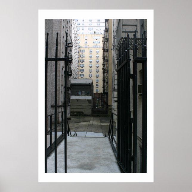 New York Courtyard Poster (Framsidan)