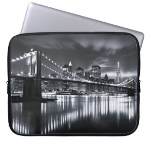 New York Skyline Brooklyn Bridge Monokrom Natt Laptop Fodral