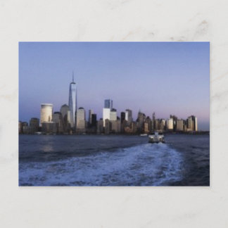 New York Skyline vid dusk med färjebåt Vykort