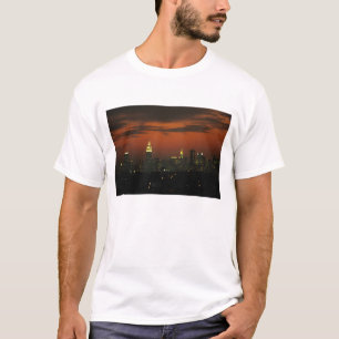 New York, USA. Siluett av Uptown Manhattan 2 T Shirt