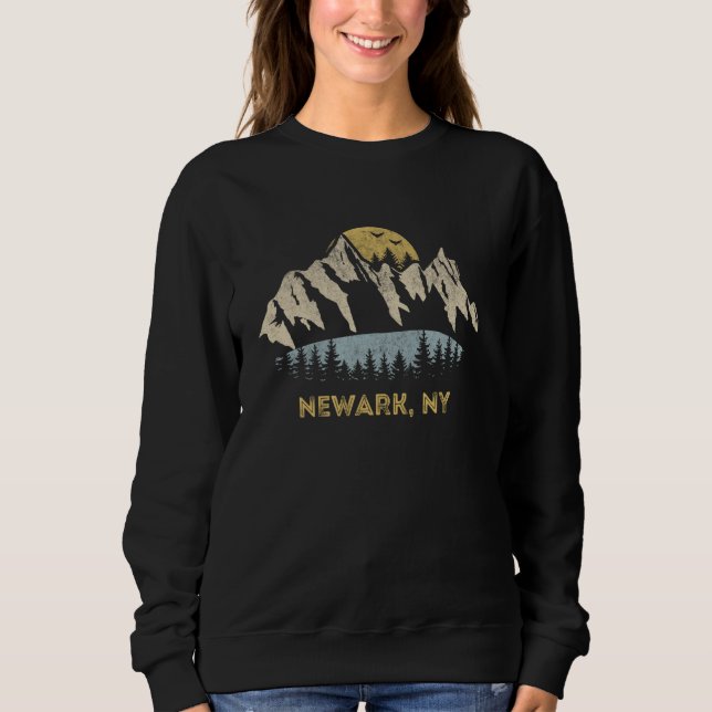 Newark New York Mountain Sunset Sunrise NY T Shirt (Framsida)