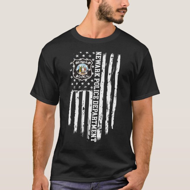 Newark Police Department American Flagga Pullover  T Shirt (Framsida)