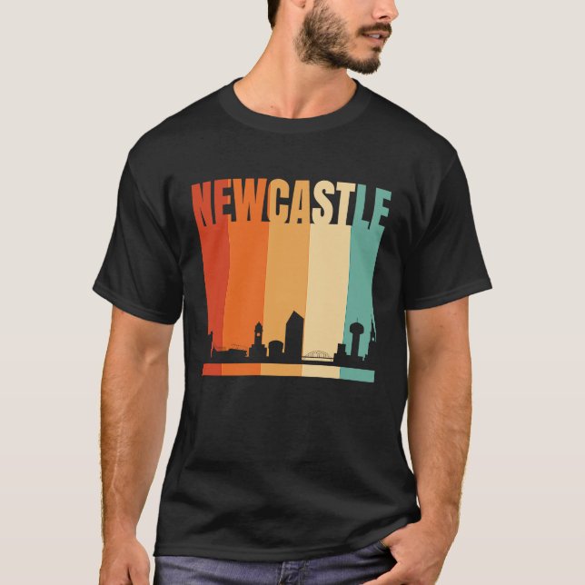 Newcastle City Skyline T Shirt (Framsida)