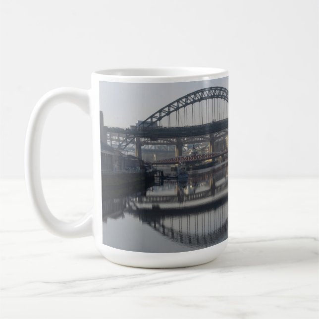 Newcastle Quayside & the Tyne Bridge Kaffemugg (Vänster)