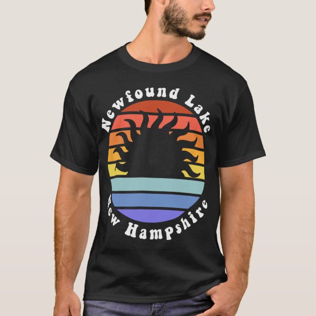 Newfound Lake New Hampshire Sunrise Family Vacatio T Shirt (Framsida)