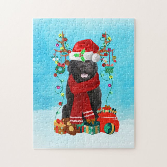 Newfoundland i snö med julklappar pussel (Vertikal)