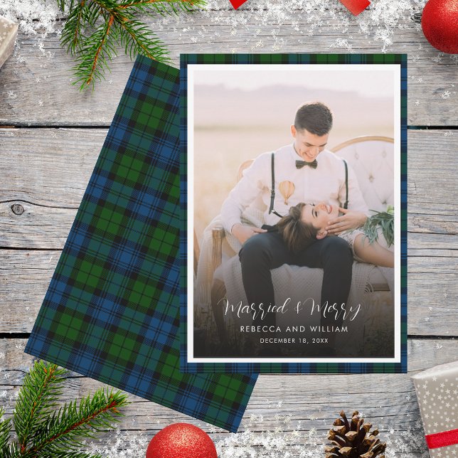 Newlyed Photo Married och Merry Campbell Tartan Julkort (Christmas Married and Merry Photo Plaid Campbell Tartan Greetings Card)