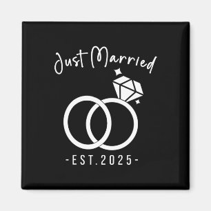 Newlyweds 2025 Bride and Groom Bröllopsfixarens Ju Magnet