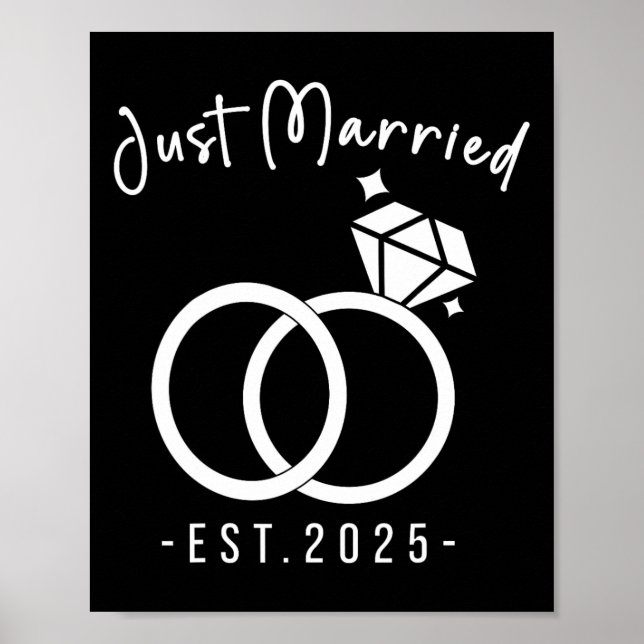 Newlyweds 2025 Bride and Groom Bröllopsfixarens Ju Poster (Framsidan)