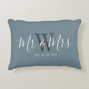Newlyweds Dusty Blue Script Monogram Prydnadskudde