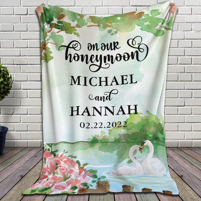 Newlyweds' Honeymoon Blanket med Svanar + Flowers Fleecefilt (Skapare uppladdad)