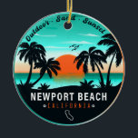 Newport Beach California Retro Sunset Souvenir 80s Julgransprydnad Keramik<br><div class="desc">Newport Beach California Retro Sunset Souvenir 60. Newport Beach California Tropical Retro Sunset-design. Indulge i Newport Beach med vår vintage souvenir, designad specifikt för semesterfirare i havet. Den här designen påminner om en gammal tid och rymmer lugn och skönhet i täcket, och fungerar som en fin påminnelse om att du...</div>