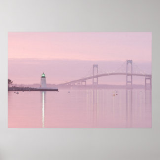 Newport Bridge och Goat Island Lighthouse Poster