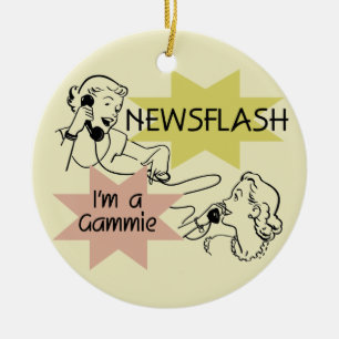 Newsflash mig förmiddag en Gammie t-skjortor och Julgransprydnad Keramik