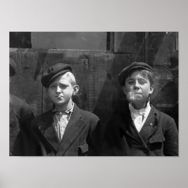 Newsies Smoking - St. Louis - 1910 Poster (Framsidan)
