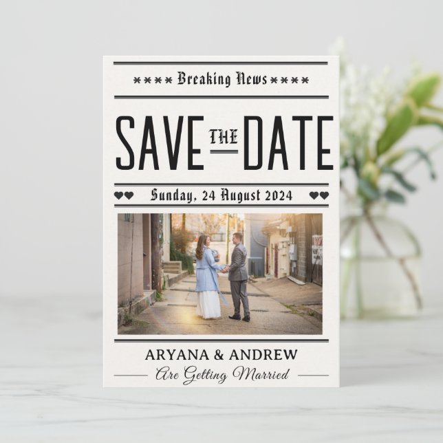 newspaper funny save the dates invitation inbjudningar (Stående Fram)