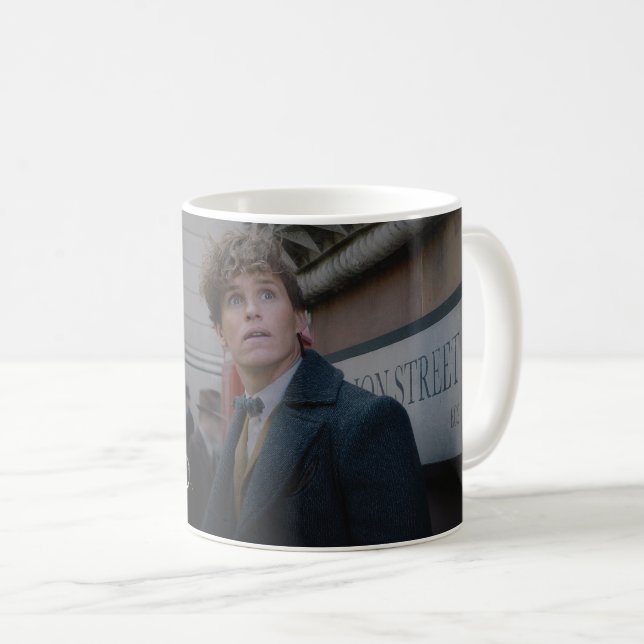 NEWT SCAMANDER™ i London Photo Kaffemugg (Framsida höger)