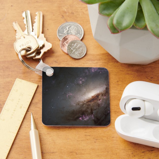 NGC 4258 genomgår intensiv stjärnbildning. Nyckelring (Skrivbord)