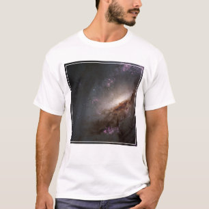 NGC 4258 genomgår intensiv stjärnbildning. T Shirt