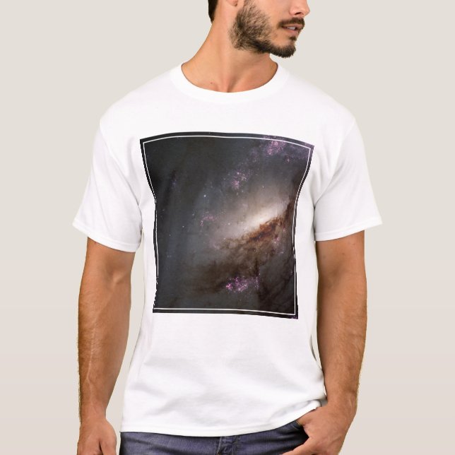 NGC 4258 genomgår intensiv stjärnbildning. T Shirt (Framsida)