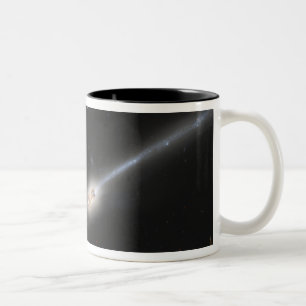 NGC 4676, också som är bekant som musgalaxerna Två-Tonad Mugg