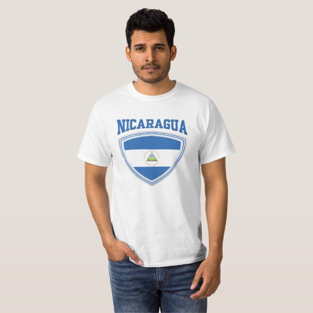 Nicaragua Flagga Shield T Shirt (Hel framsida)