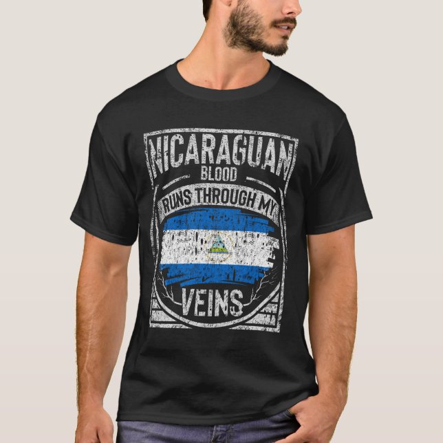 Nicaraguan Blood Springa genom mina Veins T Shirt (Framsida)