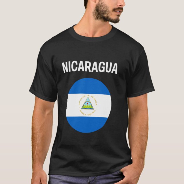 Nicaraguas flagga Modern T Shirt (Framsida)