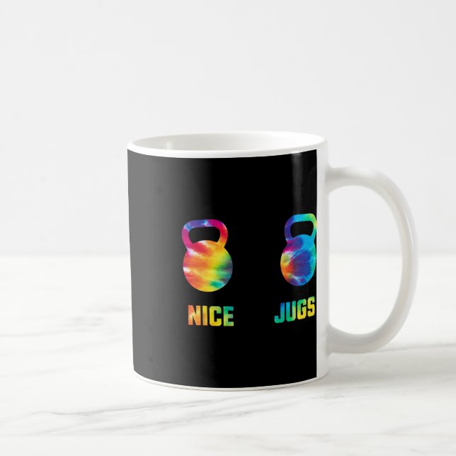 Nice Jugs Funny Kettlebell Breast Gym Humor Tie Dy Kaffemugg (Höger)