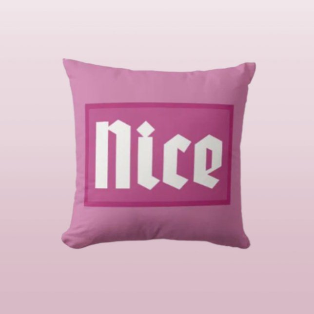 Nice Pink Box Typography Throw Pillow Kudde (Skapare uppladdad)