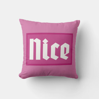 Nice Pink Box Typography Throw Pillow Kudde