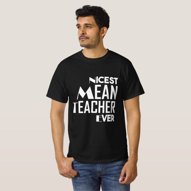 Nicest Elak Teacher Aldrit T-Shirt (Hel framsida)