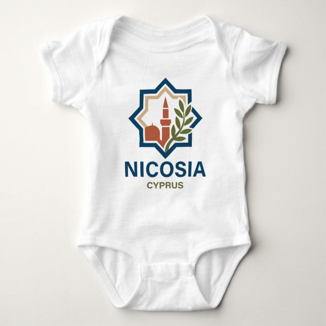 Nicosia Cyprus Mediterranean T Shirt (Framsida)