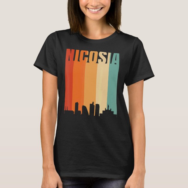 Nicosia Skyline T Shirt (Framsida)