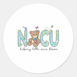 Nicu Bear Vår Nicu Nurse Helping Little Ones Bl Runt Klistermärke