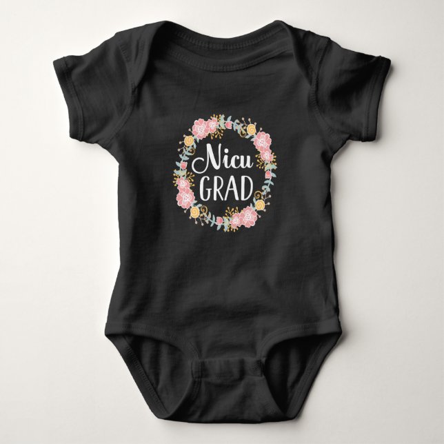 NICU Grad Flicka Gift Idea T Shirt (Framsida)