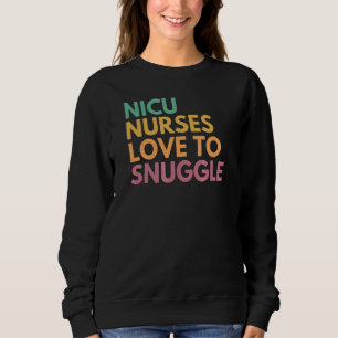 Nicu Nurses Kärlek to Snuggle Nicu Nurse T Shirt