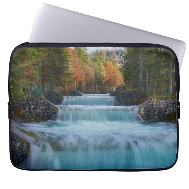 Niedernach Power Station Waterfall Laptop Fodral (Framsidan)