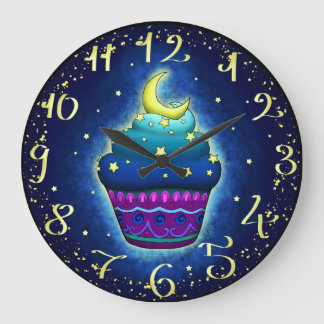 Niedlicher Cupake mit Mond und Sternen Stor Klocka