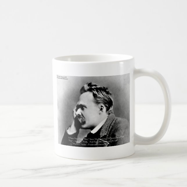 Nietzsche "Stolthet Vs Minne" Visdoms Citat Presen Kaffemugg (Höger)