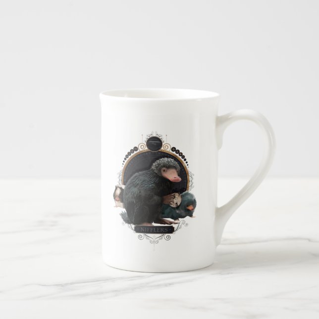 NIFFLER™s Art nouveau Porträtt Benporslin Mugg (Höger)