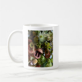 Nigella, Chrysanthemum, and Berries Floral Design Kaffemugg