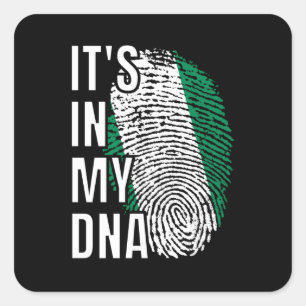Nigeria Det finns i min DNA-flaggaThumbprint T-Shi Fyrkantigt Klistermärke