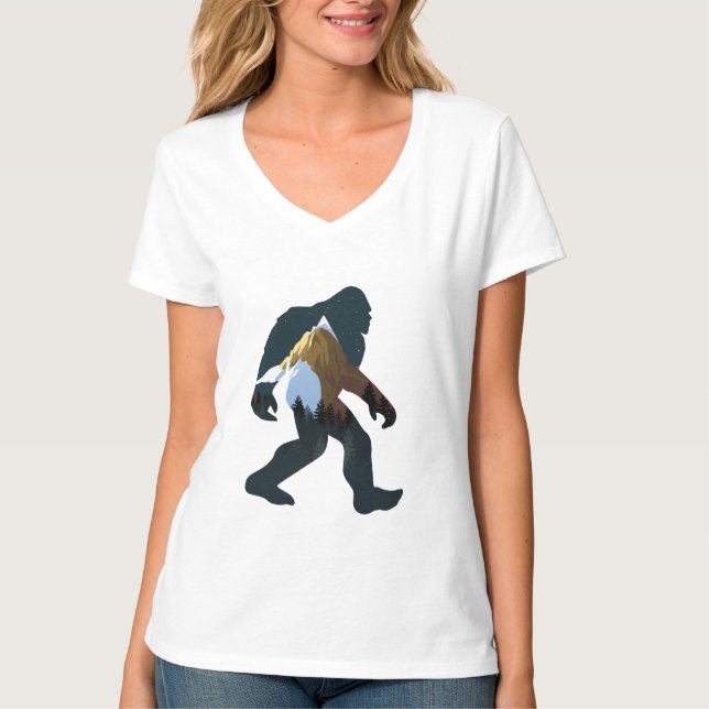 Night Forest Bigfoot T Shirt (Framsida)